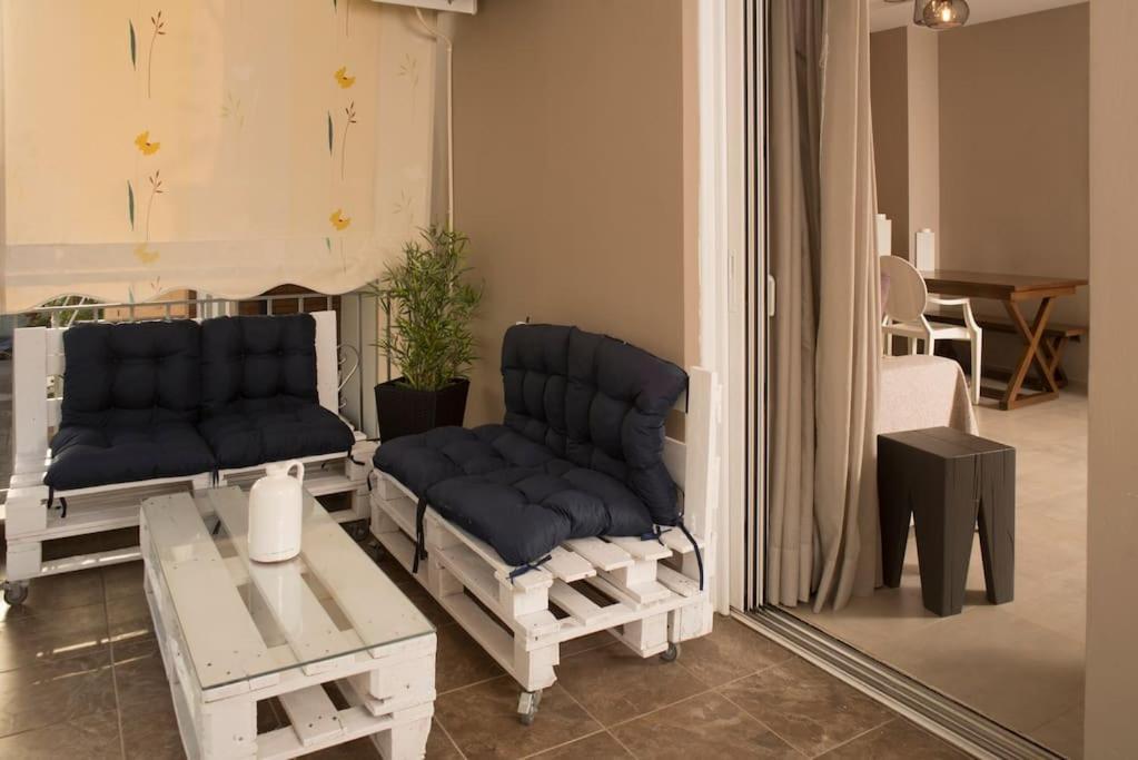 Deluxe Apartment In The Center Kalamata Exterior foto